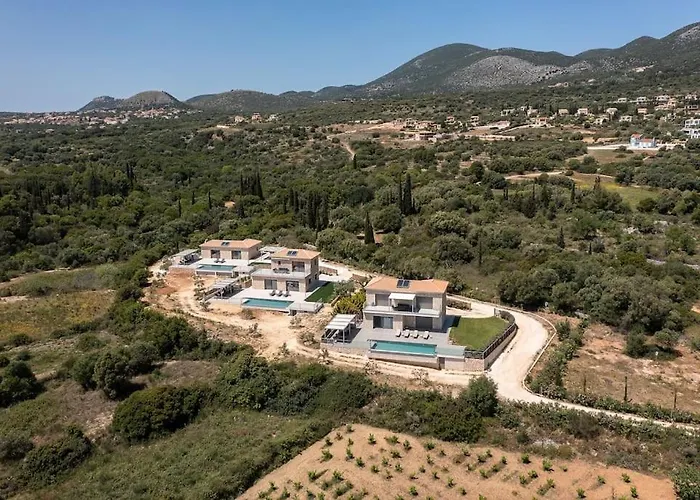 فيلة Brand New Kefalonia Stone - Trapezaki Tranquility ترابيزاكي
